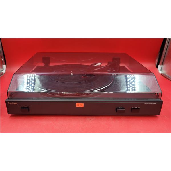 Pro-Linear Stereo Turntable
