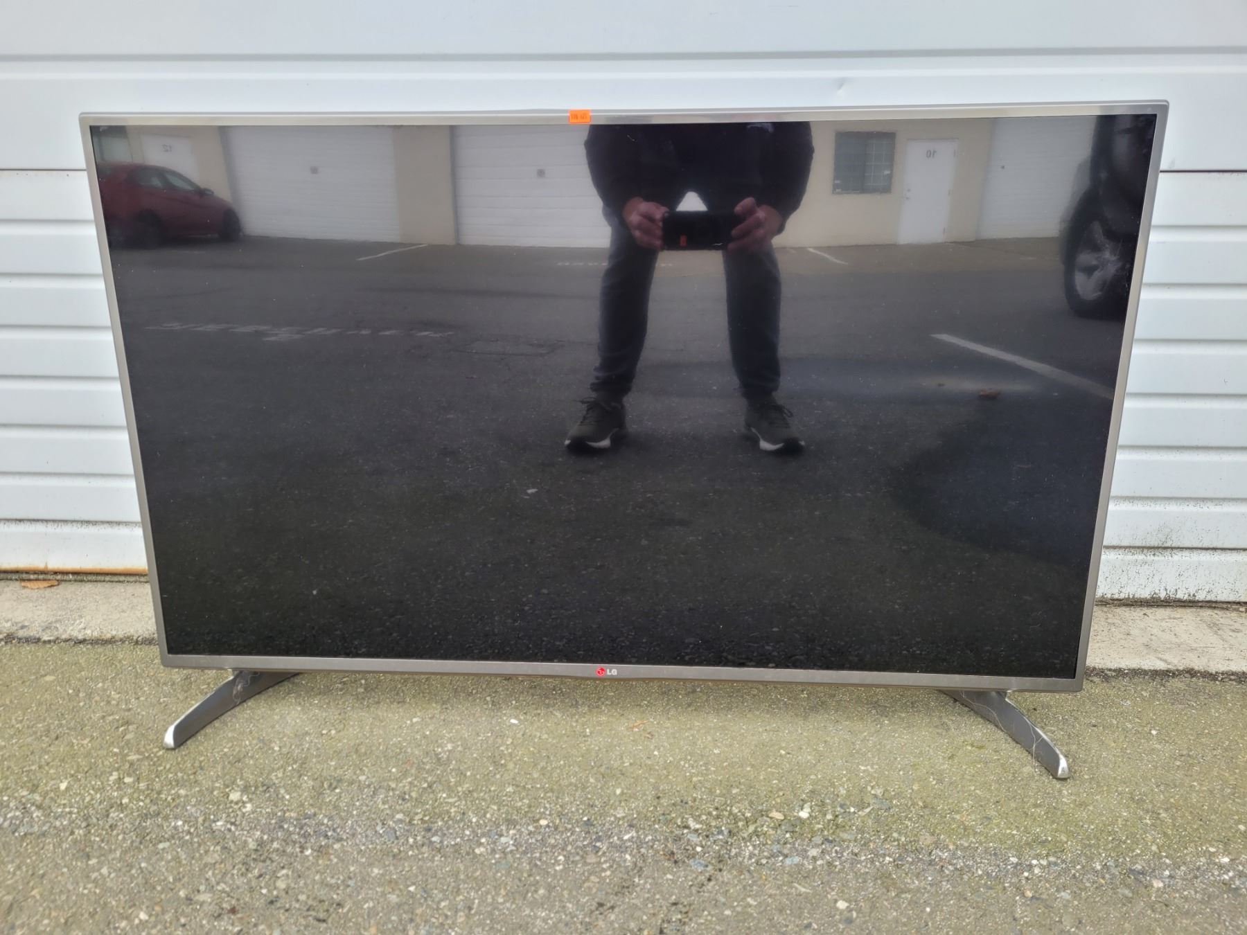 LG Flat Screen TV