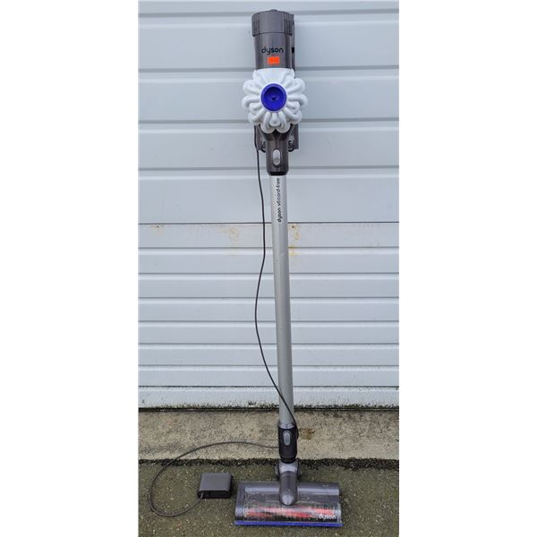 Dyson V6 Cordless Handheld Vacuum w/ Charger