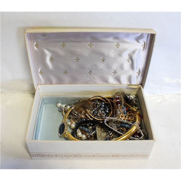 ESTATE JEWELLERY- BOX LOT