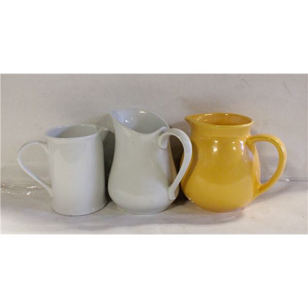 VINTAGE CERAMIC PITCHERS YELLOW+WHITE 7" HIGH