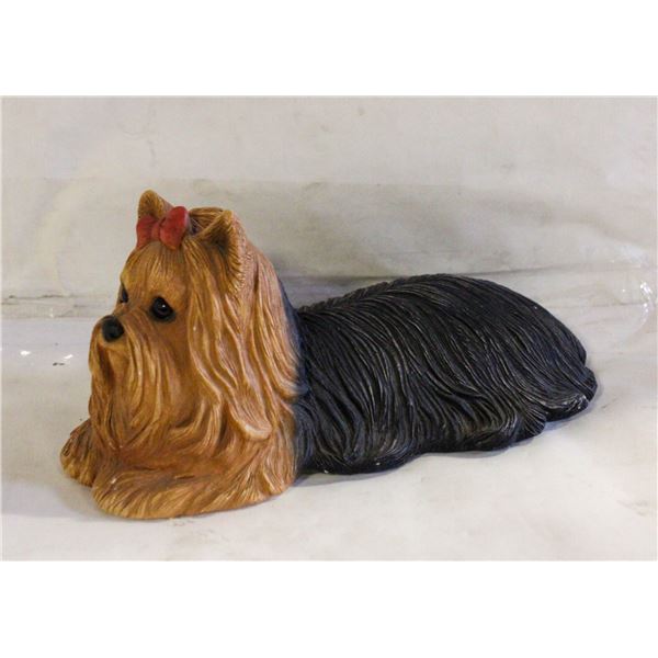1982 YORKSHIRE TERRIOR DOG SANDICAST SCULPTURE,