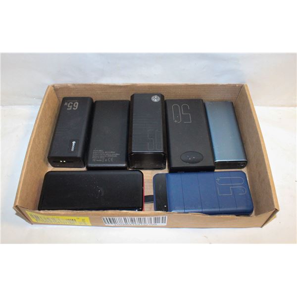 BOX OF POWER BANKS