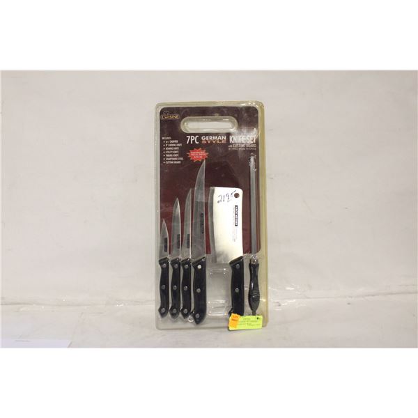 NEW OLD STOCK 7PC GERMAN STYLE KNIFE SET WITH