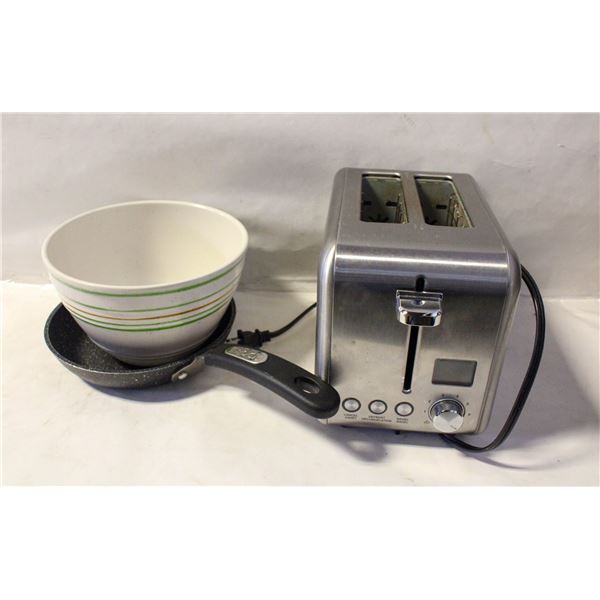 BOX WITH TOASTER LARGE BOWL+ROCK FRYING PAN