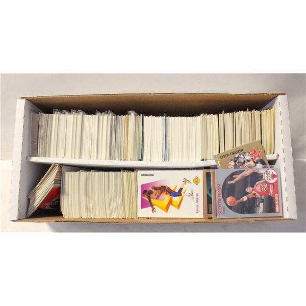 BOX OF BASKETBALL CARDS INCLUDING STARS,