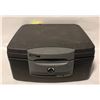 Image 1 : ESTATE SENTRY SAFE SMALL CHEST SAFE