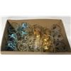Image 1 : FLAT FULL OF VINTAGE GLASSWARE