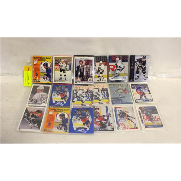 WAYNE GRETZKY CARDS IN 9 POCKET SHEETS 28 CARDS