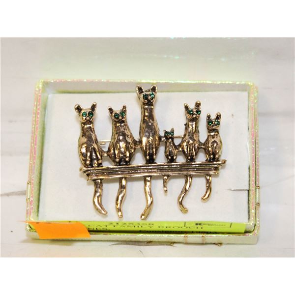 NEW 1PC CAT FAMILY BROOCH GOLD TONES,