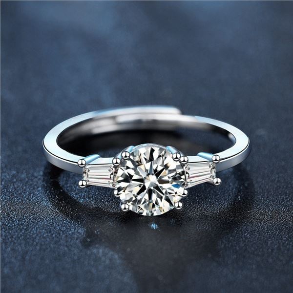 1 CT GRA CERTIFIED ROUND BRILLIANT MOISSANITE