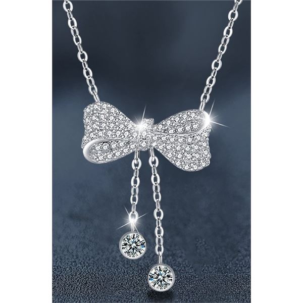 GRA CERTIFIED TASSEL BOW DESIGN ROUND BRILLIANT