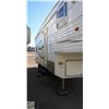 Image 2 : 2005 GULFSTREAM COACH KINGSPORT 27FT 5TH WHEEL