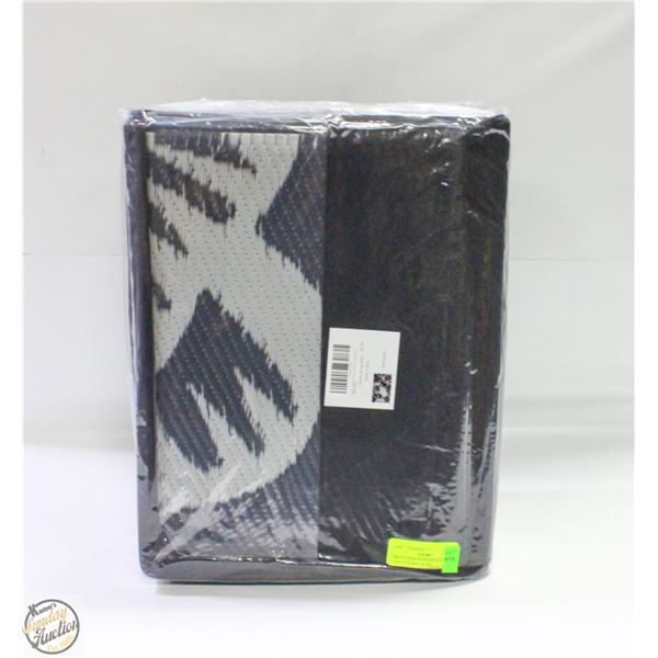 BRAND NEW OUTDOOR RUG BLACK & WHITE FLORAL 8X10FT