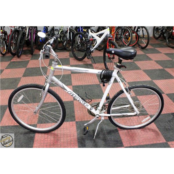 POLICE SEIZURE: GIANT SEDONA WHITE SILVER BIKE