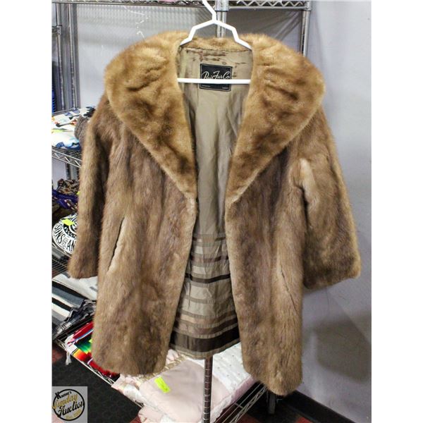 MINK PARIS FUR CO LADIES VINTAGE LARGE COAT