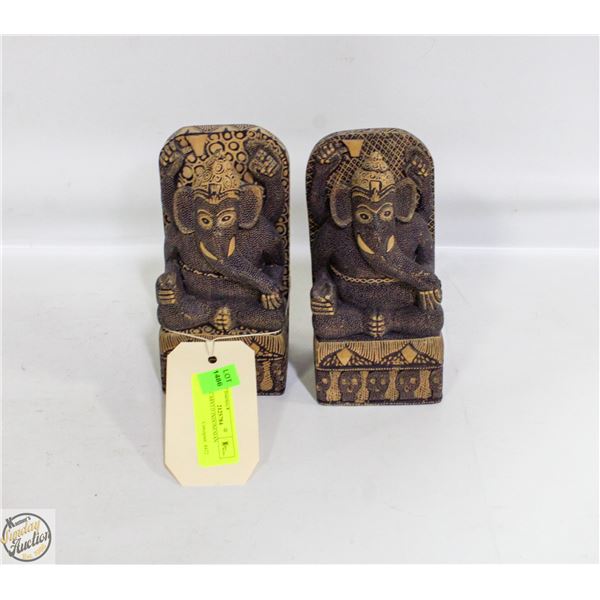 SET OF CARVED INDONESIAN DESIGN