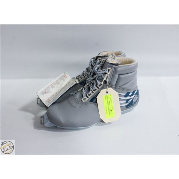 VINTAGE UNUSED SALOMON CROSS COUNTRY