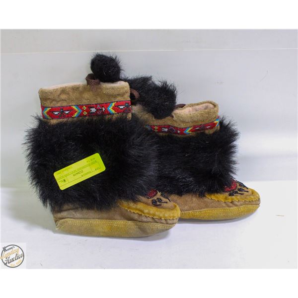 KIDS HANDMADE MOCCASIN BOOTS AGE 5-6