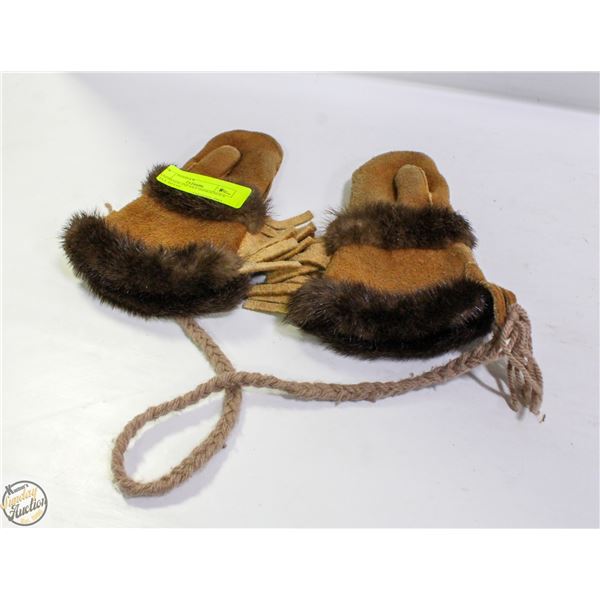 HANDMADE INFANT INDIGENOUS STYLE MITTS