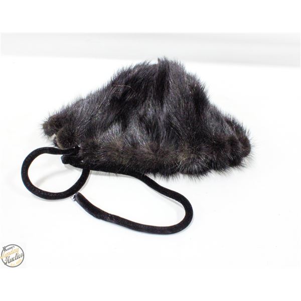 MINK TAIL HAT (23 TAILS)