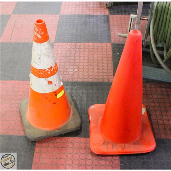 2 LARGE COMMERCIAL PYLONS