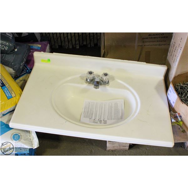 ESTATE SINK WITH TAPS