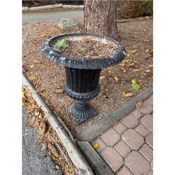 Cast-iron planter