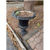 Image 1 : Cast-iron planter