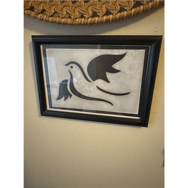 Bird wall hanging measure seven and three-quarter inch by 6 inch