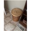 Image 1 : Laundry basket
