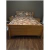 Image 1 : Queen, headboard, footboard rails mattress, boxspring, And Bedding