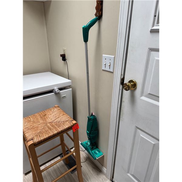 Rechargeable swiffer