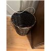 Image 1 : Waste basket and 8 lbs weight