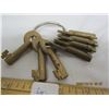 Image 3 : 7 Solid Brass Keys Maybe Railway