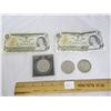 Image 1 : Lot of 3 Vintage Tokens and 2 Canadian One Dollar Bills