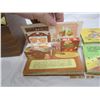 Image 4 : Vintage Panorama Library with 4 Pop Up Books in Good Condition 1960's