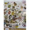 Image 4 : Lot of Vintage Pin Back Buttons Pins Mostly Hockey