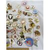 Image 5 : Lot of Vintage Pin Back Buttons Pins Mostly Hockey