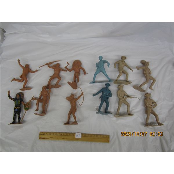 Lot of 1960's  Louis Marx 6 inch Cowboy and Indians Figures