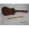 Image 4 : Vintage Wooden Ukulele