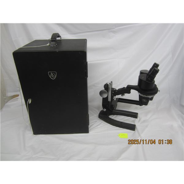 Vintage Hi End American Optics Spencer Binocular Microscope with Locking Case and Extra Lenses Good 