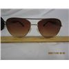 Image 2 : Guess Gold Framed Designer Sun Glasses with Case