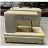 Image 2 : Vintage Singer Sewing Machine ‘Little Touch & Sew’ - working