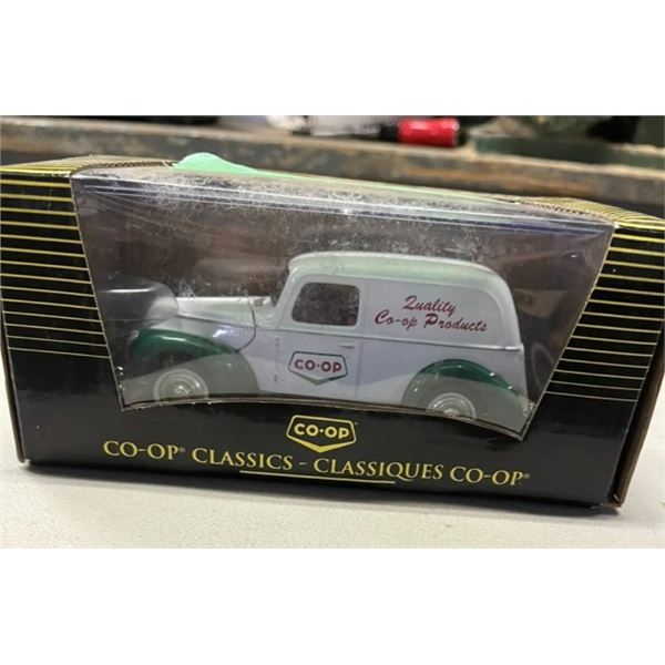 1940 Die-cast CO-Op Delivery Truck 1/32 Scale In Box