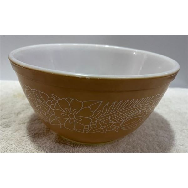 #402 Pyrex 1.5L Woodland Bowl
