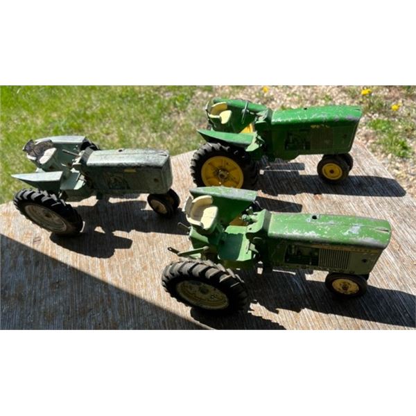 3 Row Crop John Deere Die-cast Toy Tractors