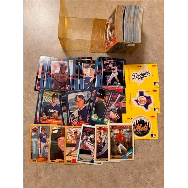 Assortment of Baseball Cards