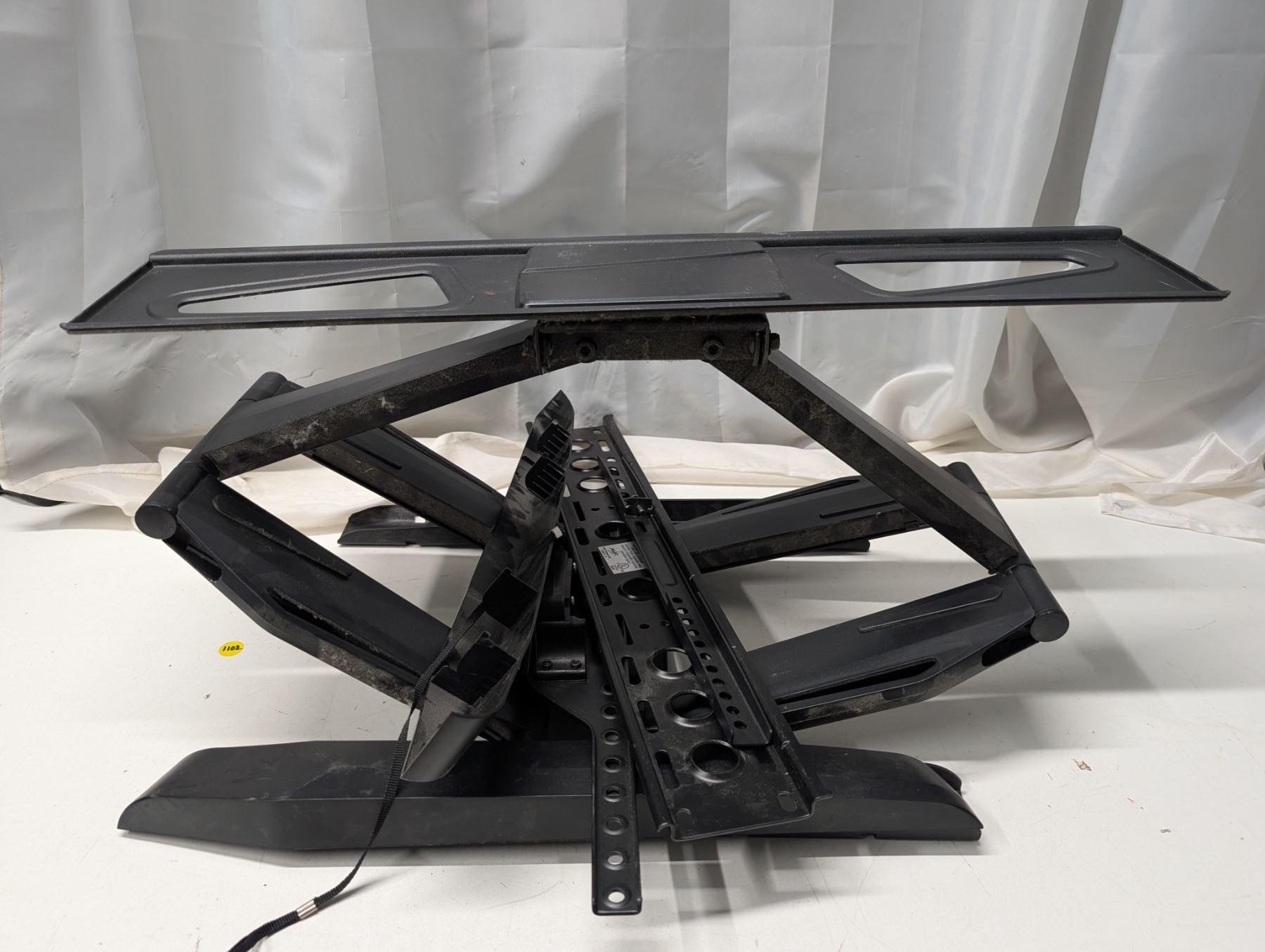 Tv Wall Mount Attachment w/ Misc. Or Extra Parts - Schmalz Auctions