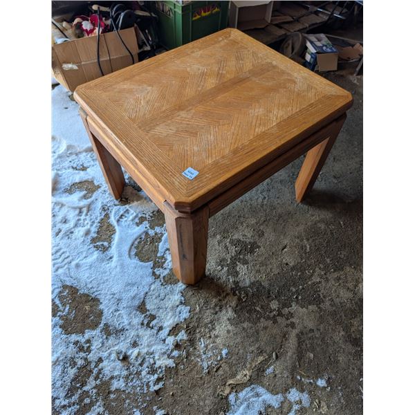 Wooden Coffee Table 28"x20"x21"